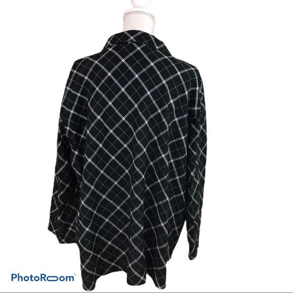 Plus Size 3x Blouse - Picture 2 of 5